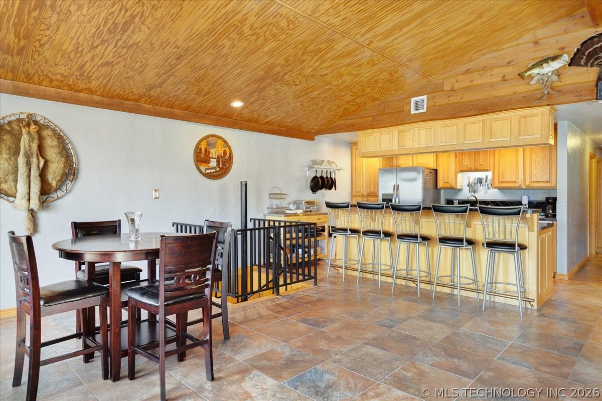 4410 Lakeshore Property Photo 20