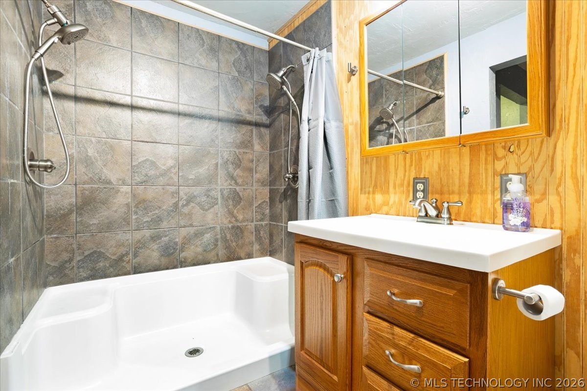 4410 Lakeshore Property Photo 28
