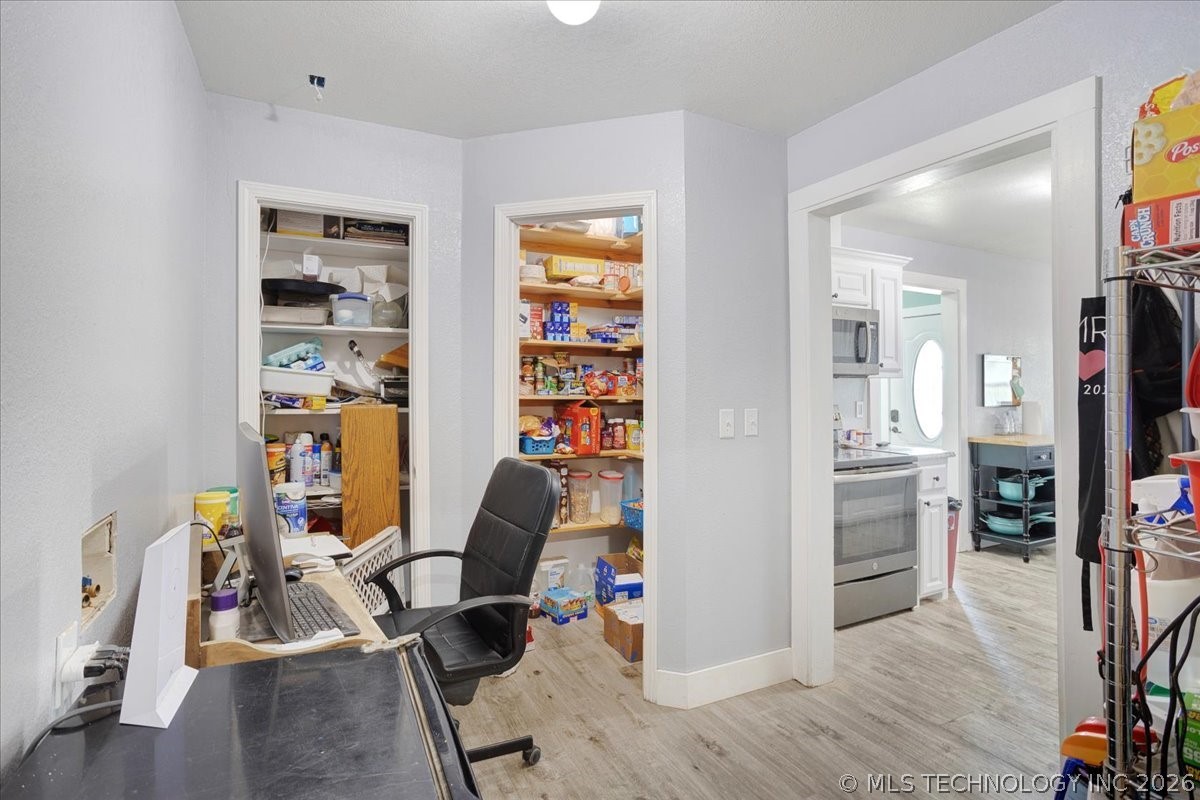 1355 Armstrong Academy Property Photo 24