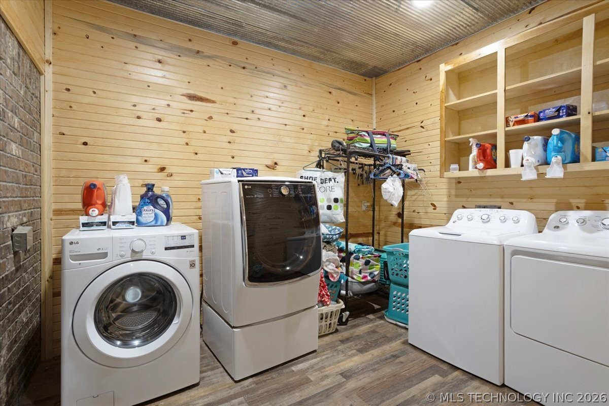 1355 Armstrong Academy Property Photo 25