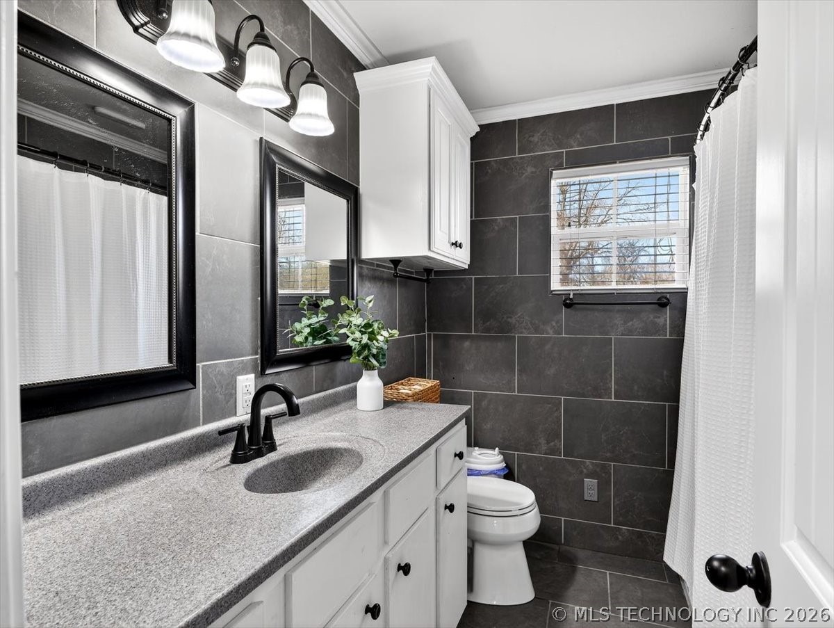 706 6th Avenue Property Photo 18