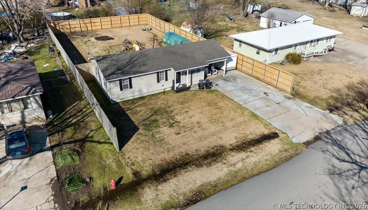 706 6th Avenue Property Photo 24