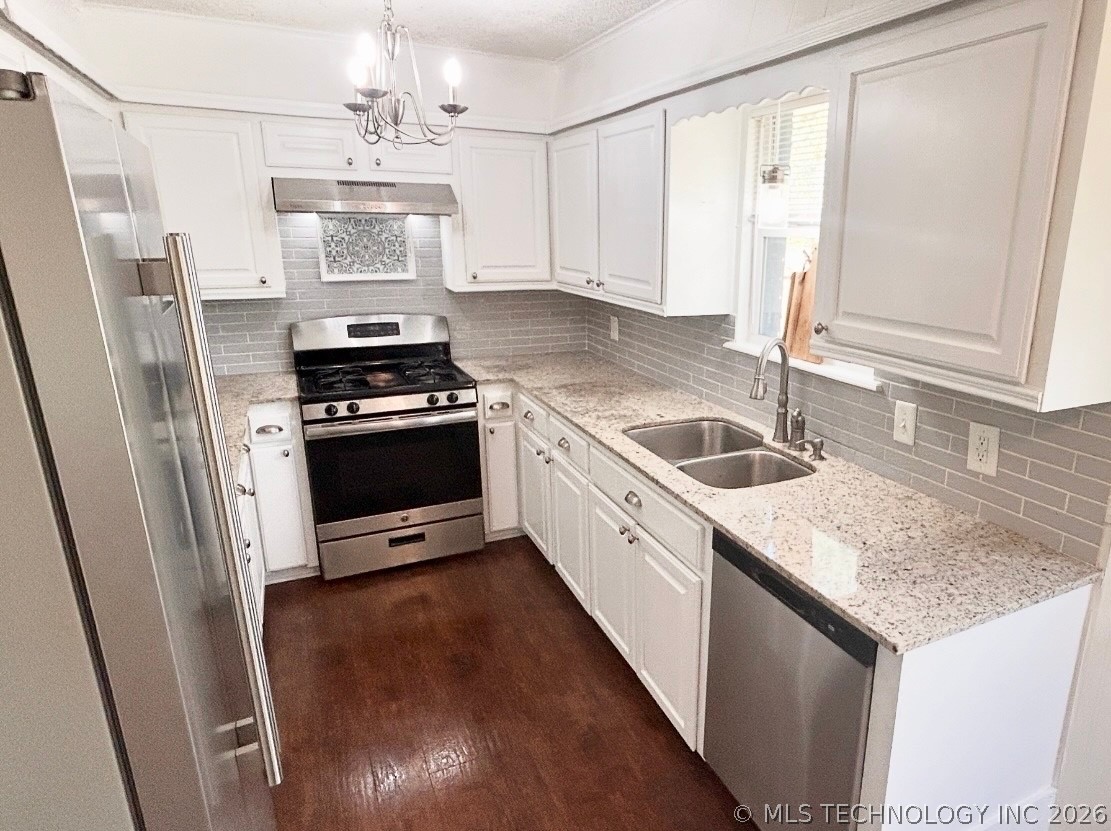 421 N Cedar Street Property Photo 5