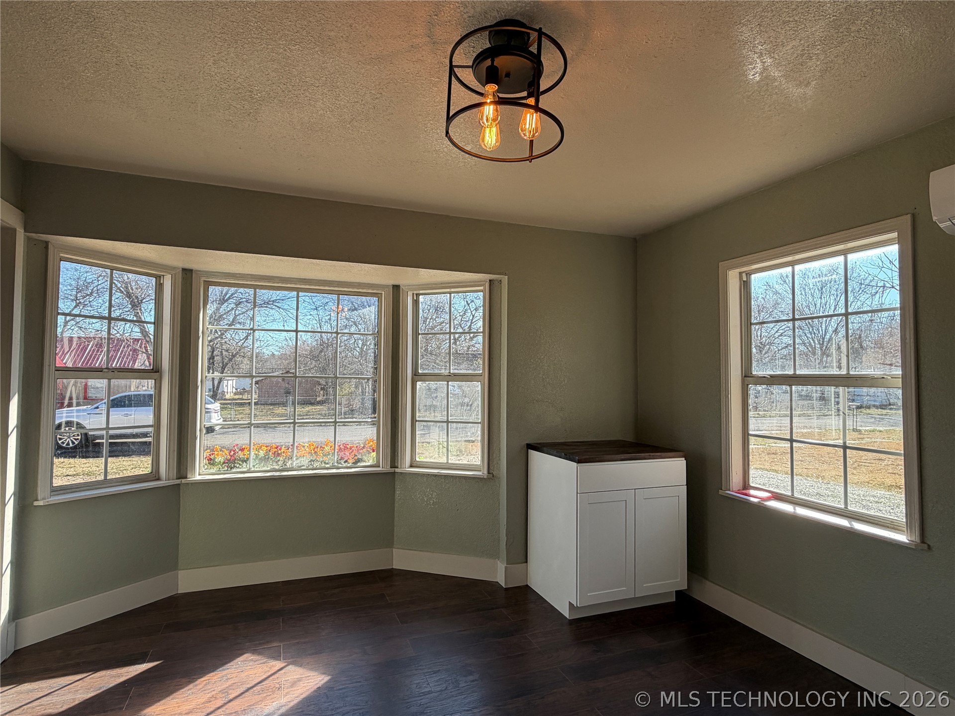 407 E Blair Avenue Property Photo 8