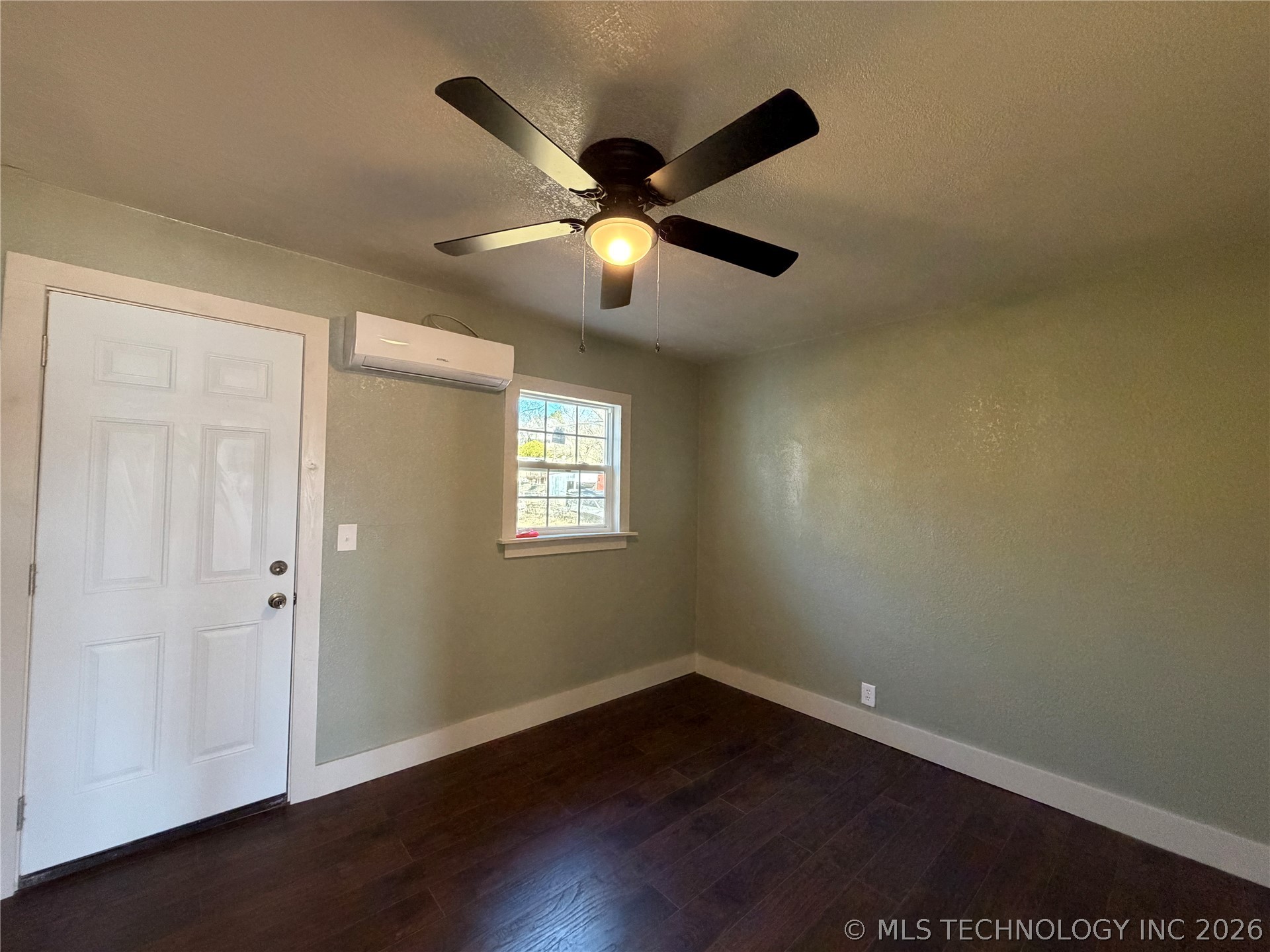 407 E Blair Avenue Property Photo 14