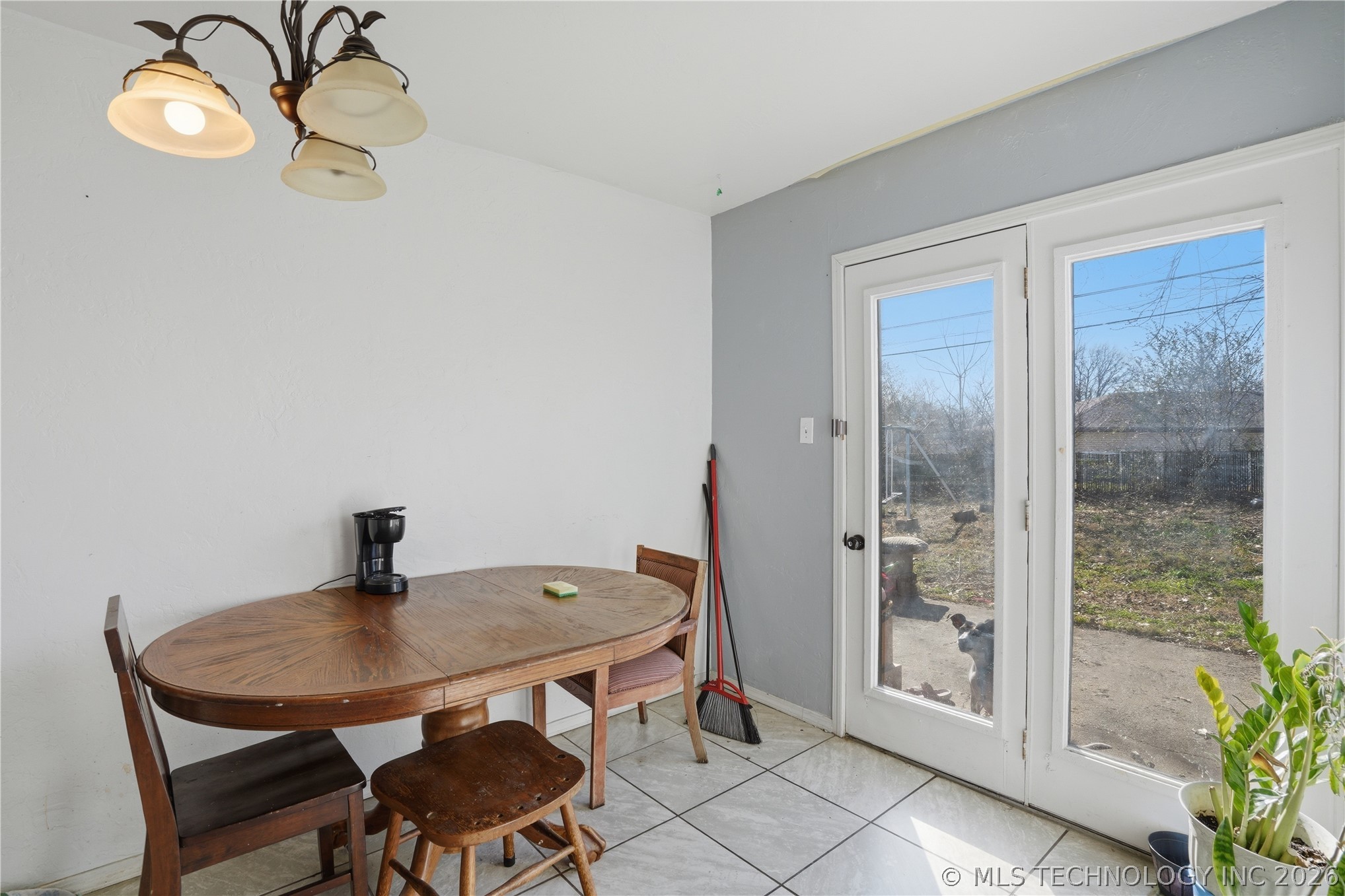 602 Ridge Drive Property Photo 6