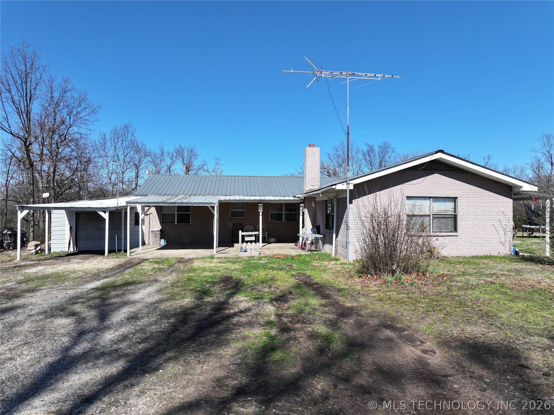21942 E 510 Road Property Photo 3