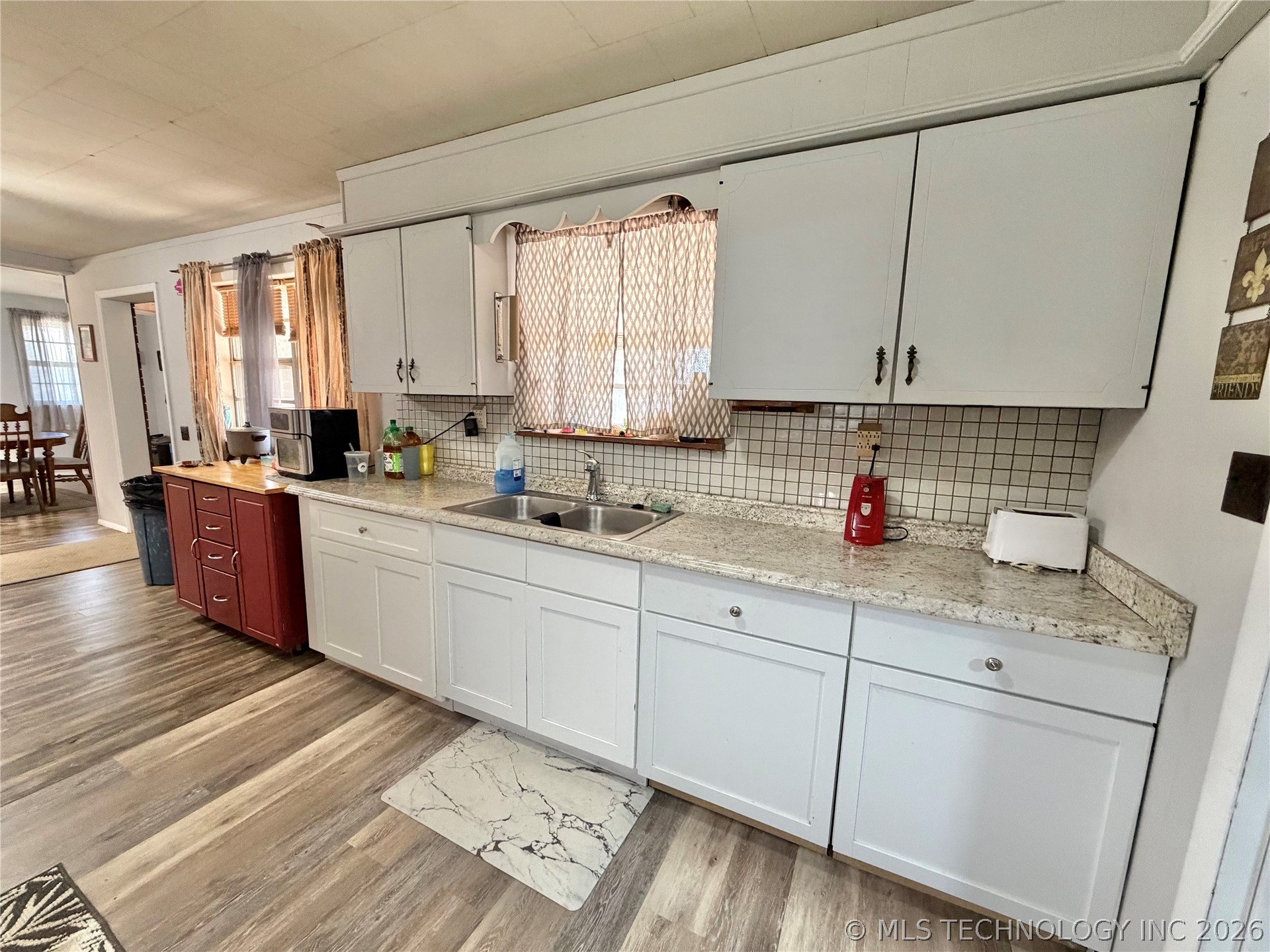 21942 E 510 Road Property Photo 9