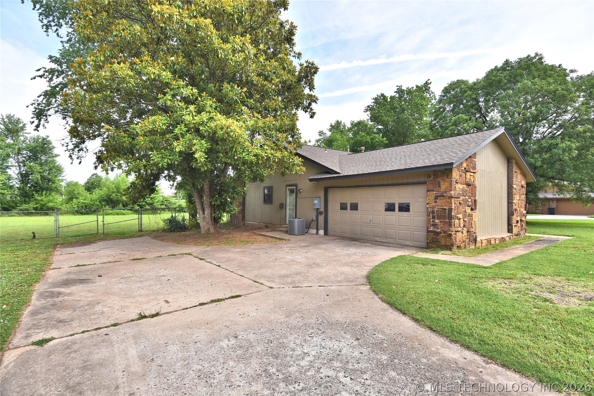 134 Spunky Creek Drive Property Photo 4