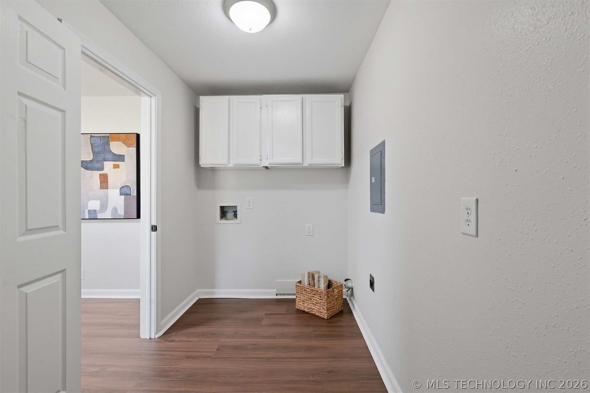 1623 E 45th Place Property Photo 8