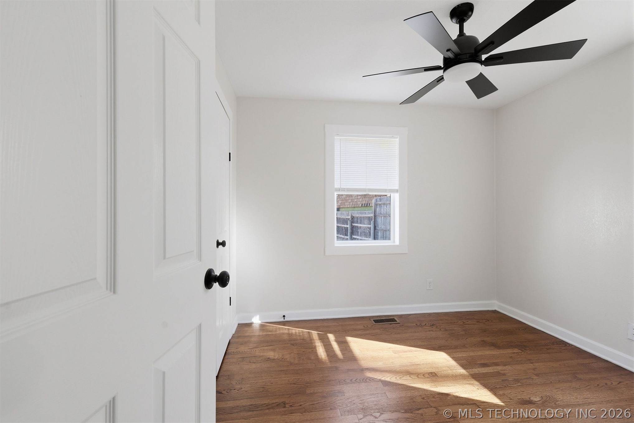 1623 E 45th Place Property Photo 15
