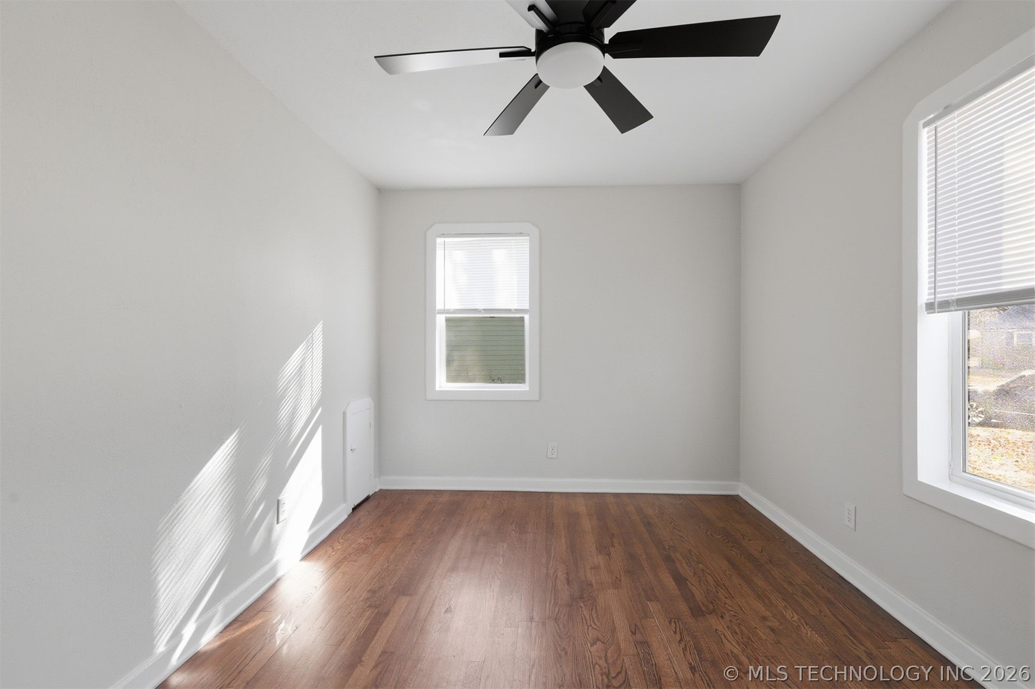 1623 E 45th Place Property Photo 17