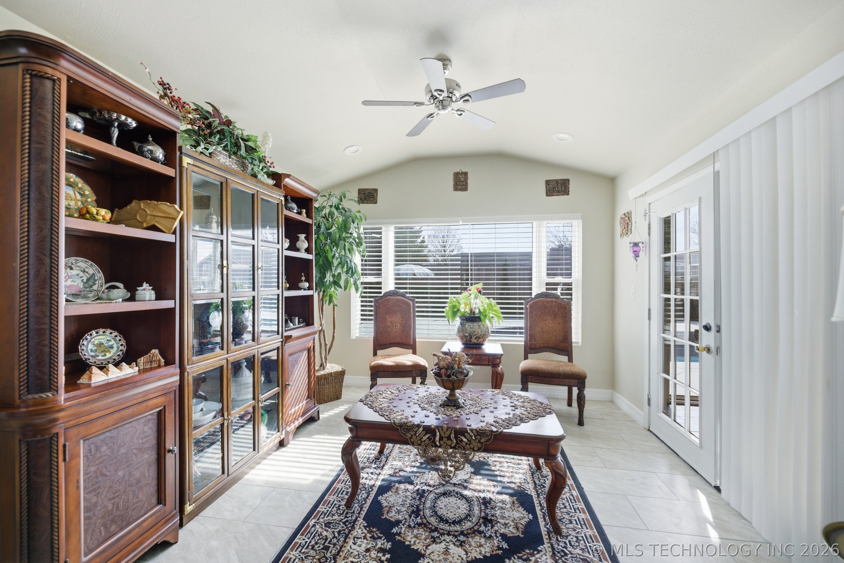 4413 W Oakland Street Property Photo 8