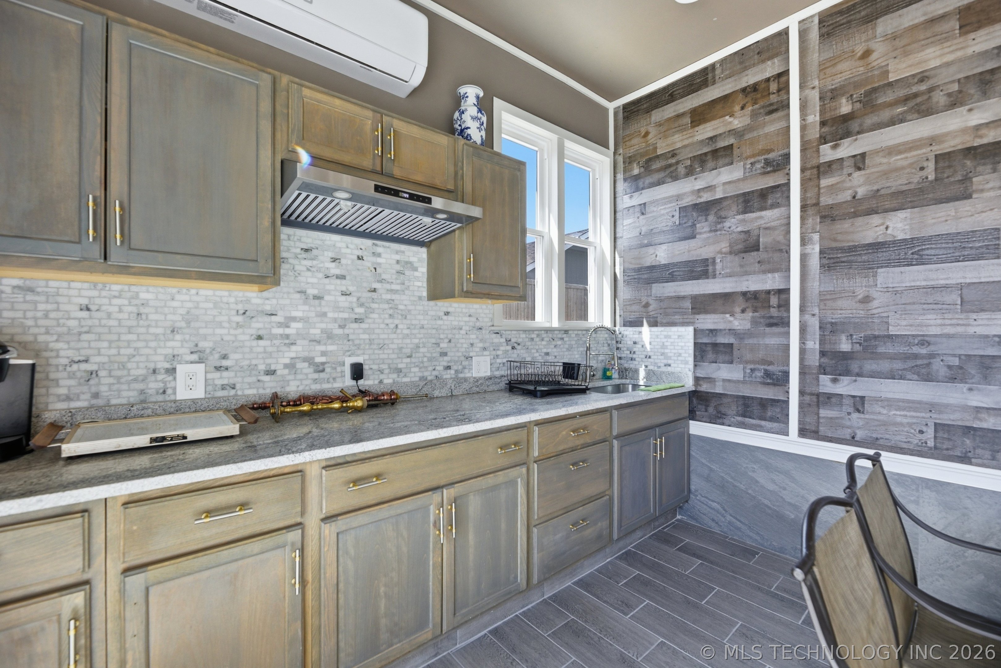 4413 W Oakland Street Property Photo 16
