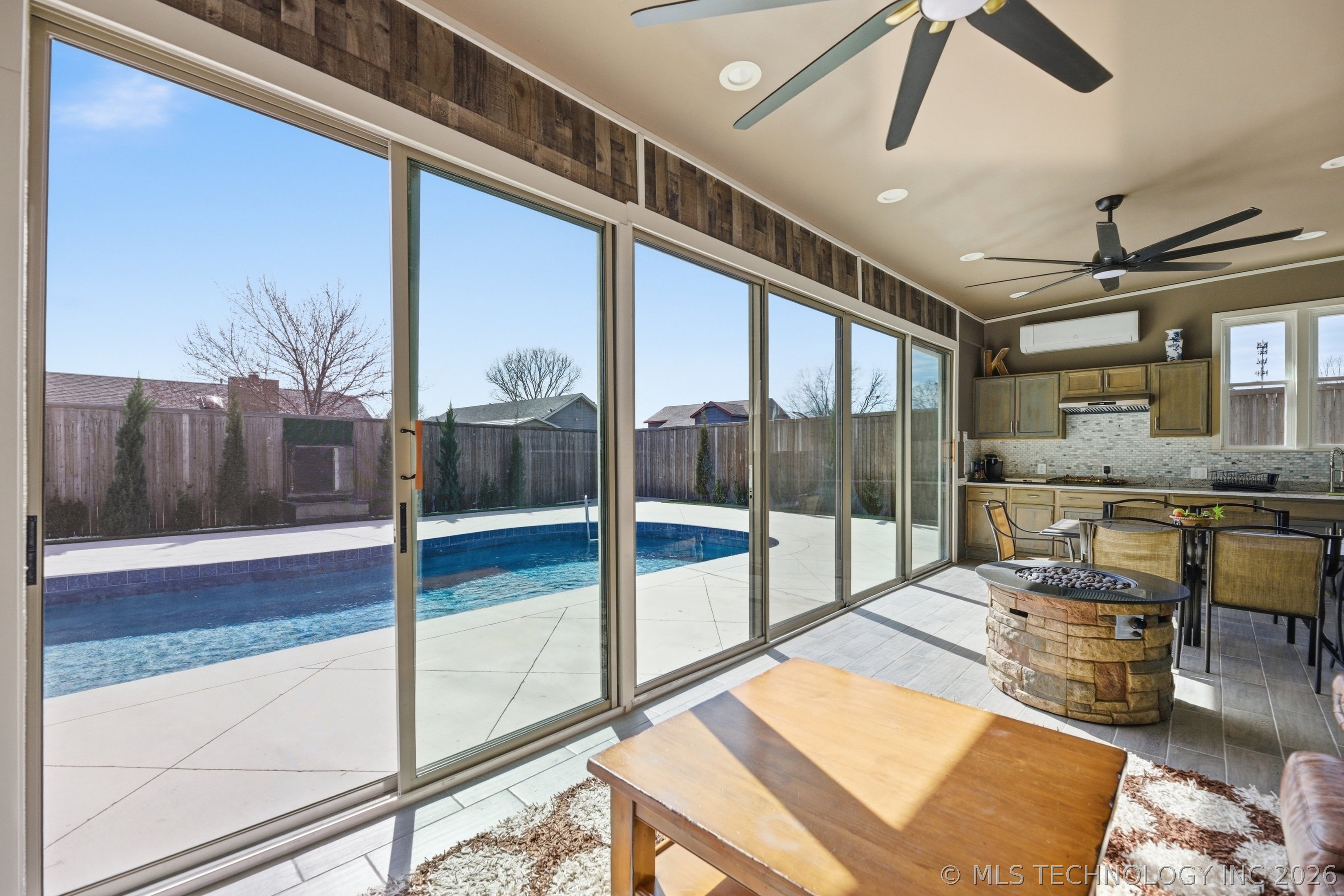 4413 W Oakland Street Property Photo 18
