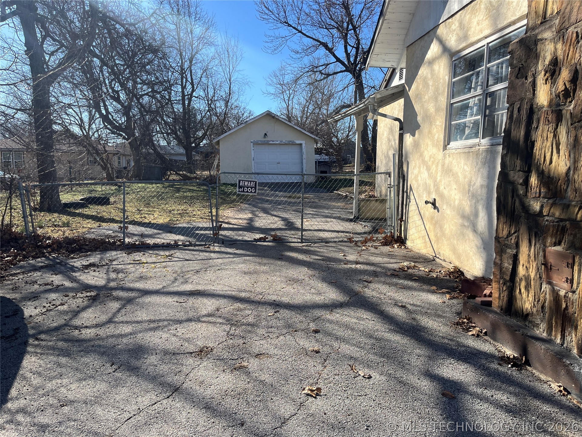 3130 W 58th Street Property Photo 4