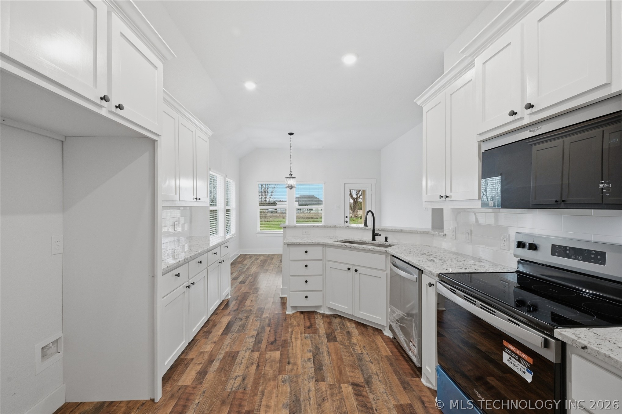 116 8th Avenue Property Photo 10