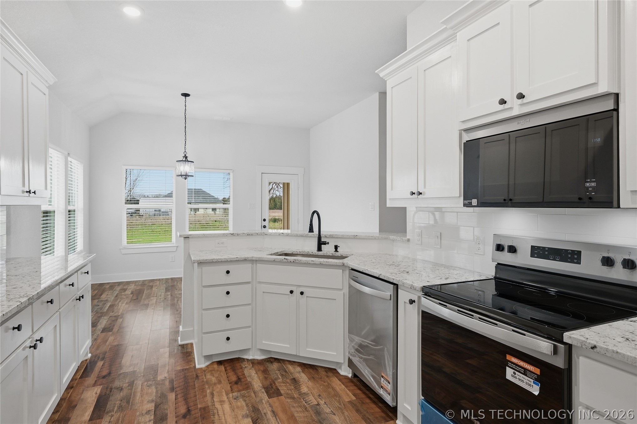 116 8th Avenue Property Photo 11