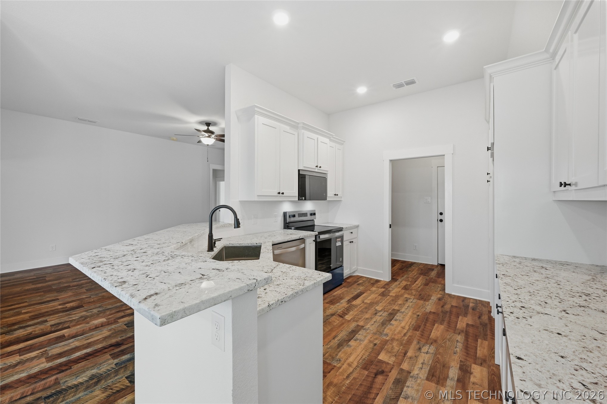 116 8th Avenue Property Photo 12
