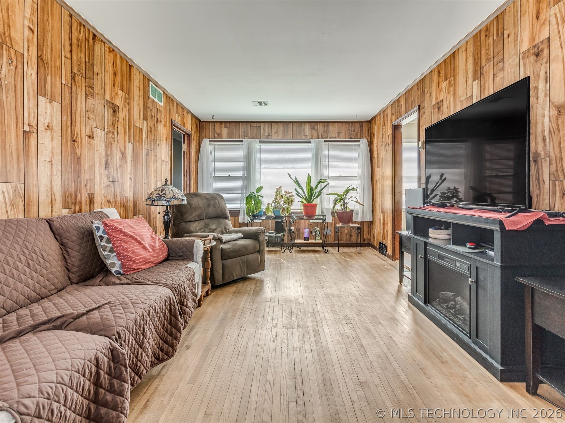 6614 E Reading Street Property Photo 8