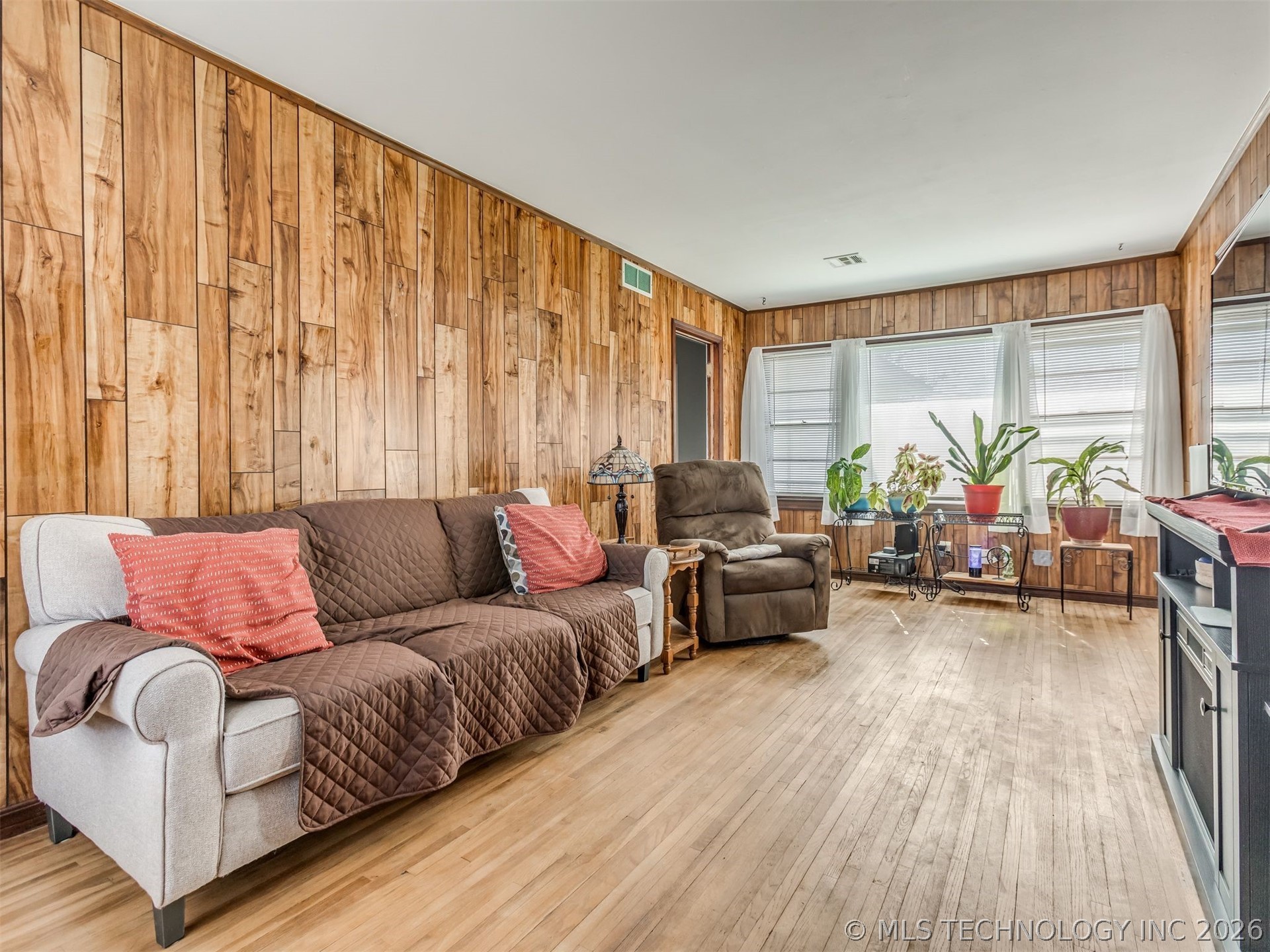 6614 E Reading Street Property Photo 9