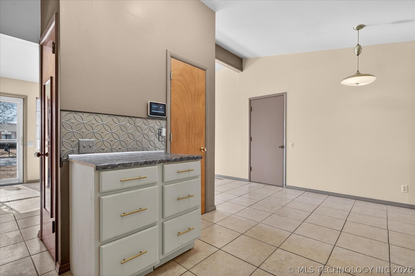 421 Nw Oak Park Road Property Photo 6