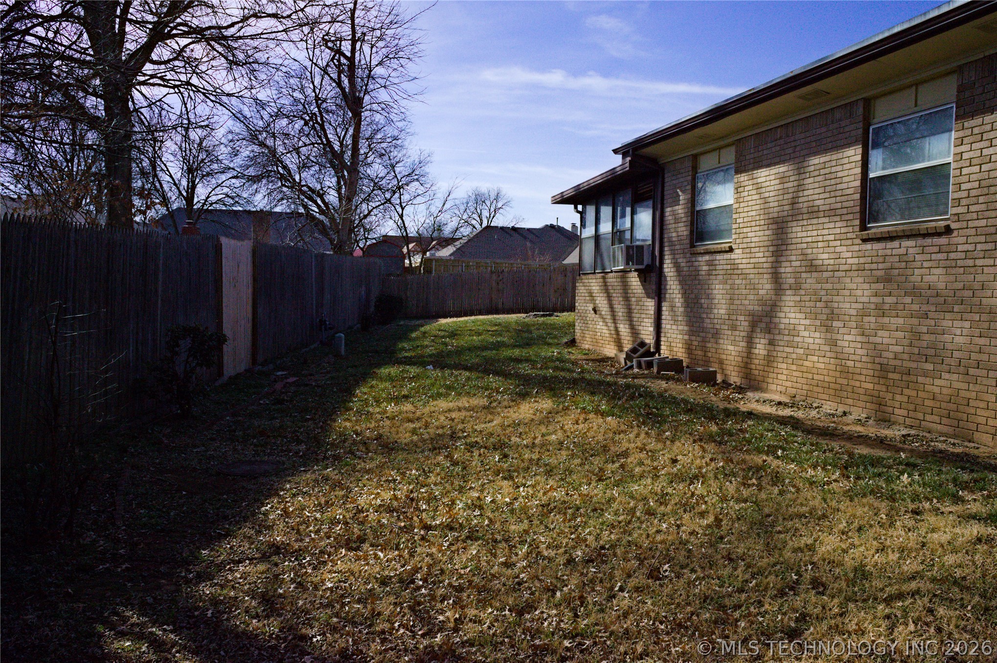7027 E 47th Street Property Photo 3