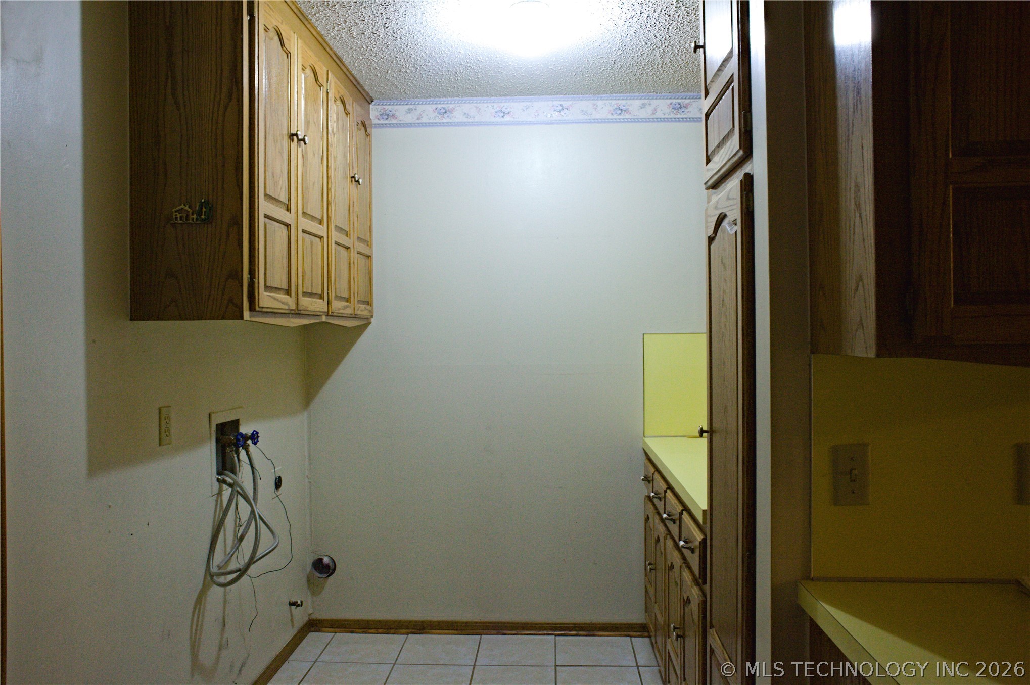 7027 E 47th Street Property Photo 4