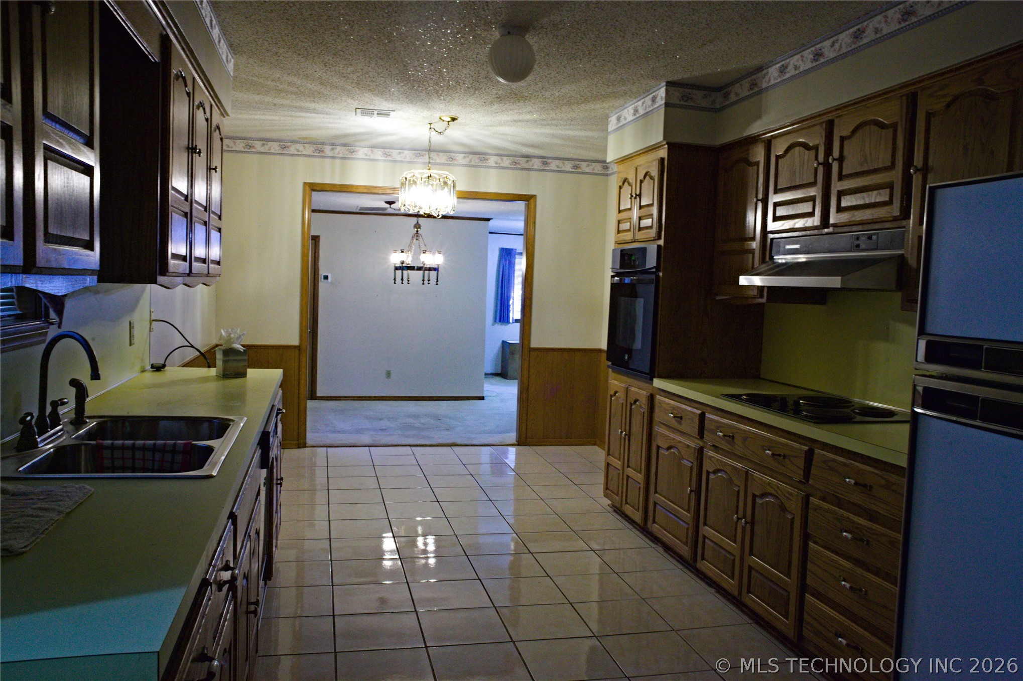 7027 E 47th Street Property Photo 5