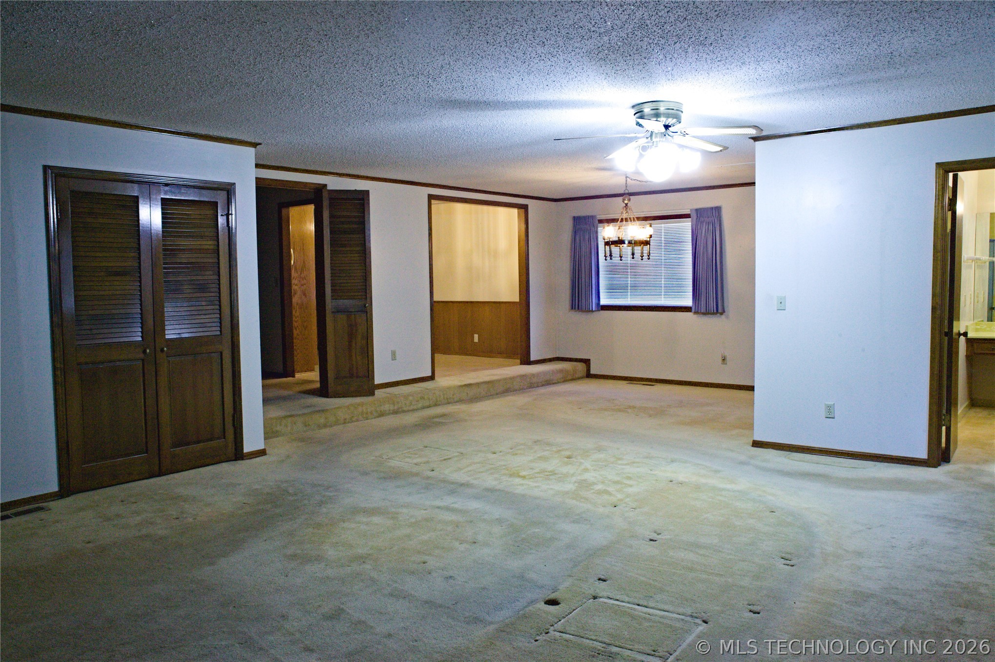 7027 E 47th Street Property Photo 9