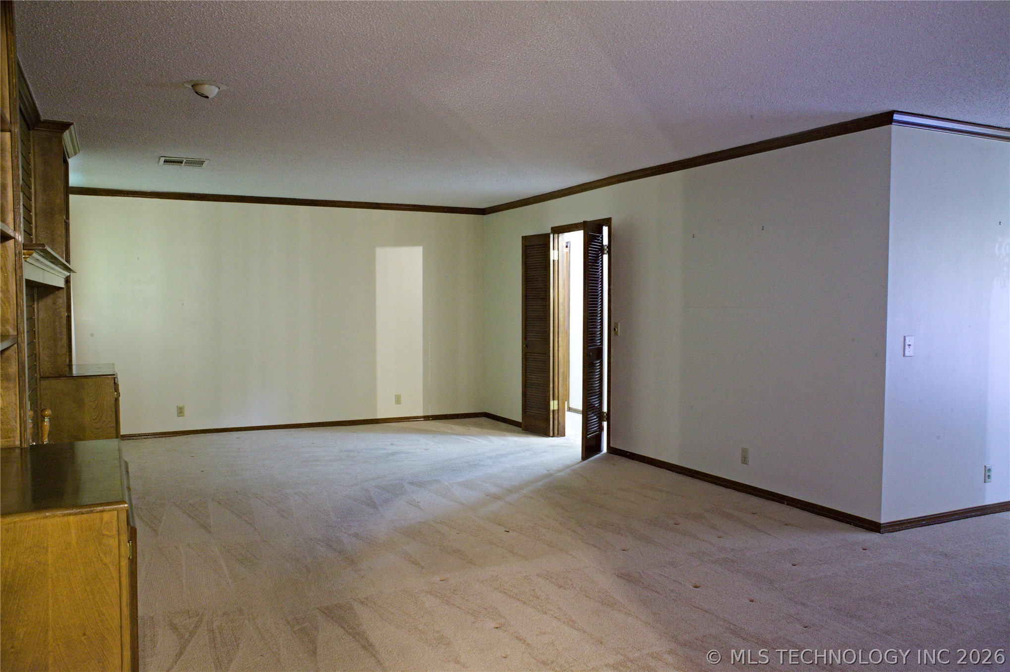 7027 E 47th Street Property Photo 12