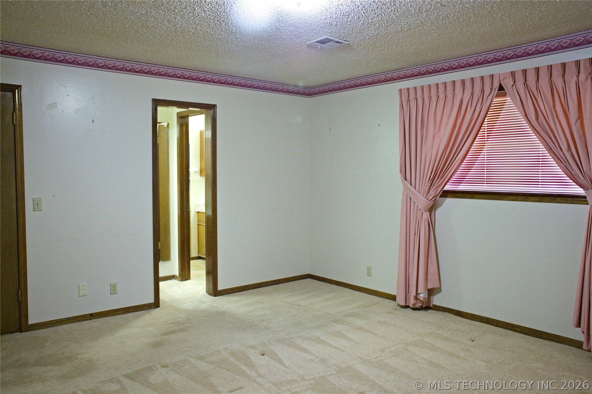 7027 E 47th Street Property Photo 19