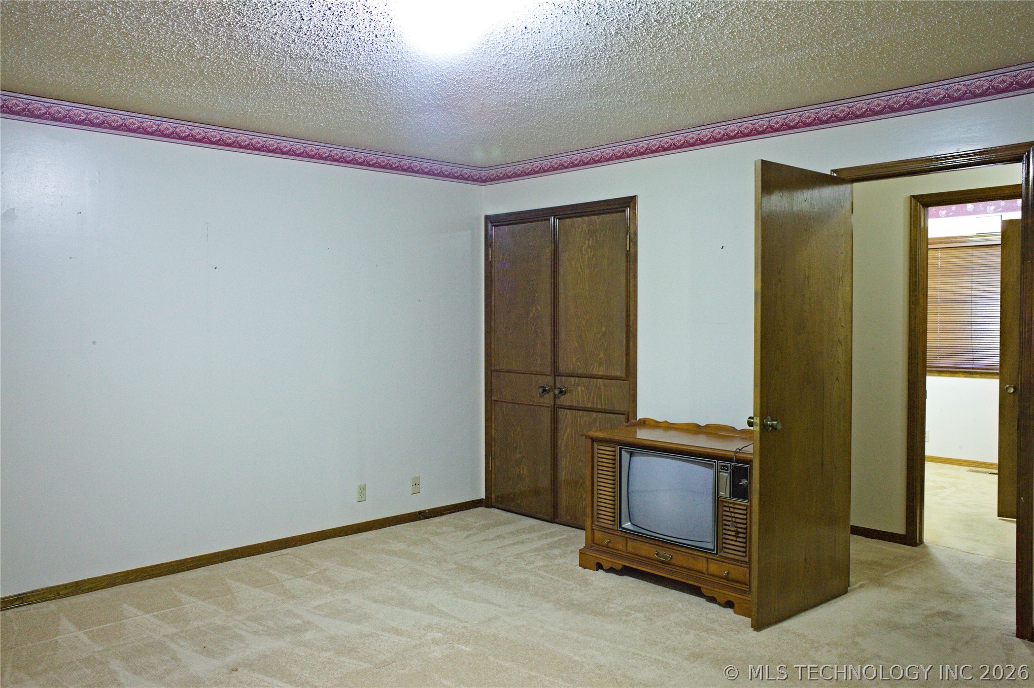7027 E 47th Street Property Photo 20