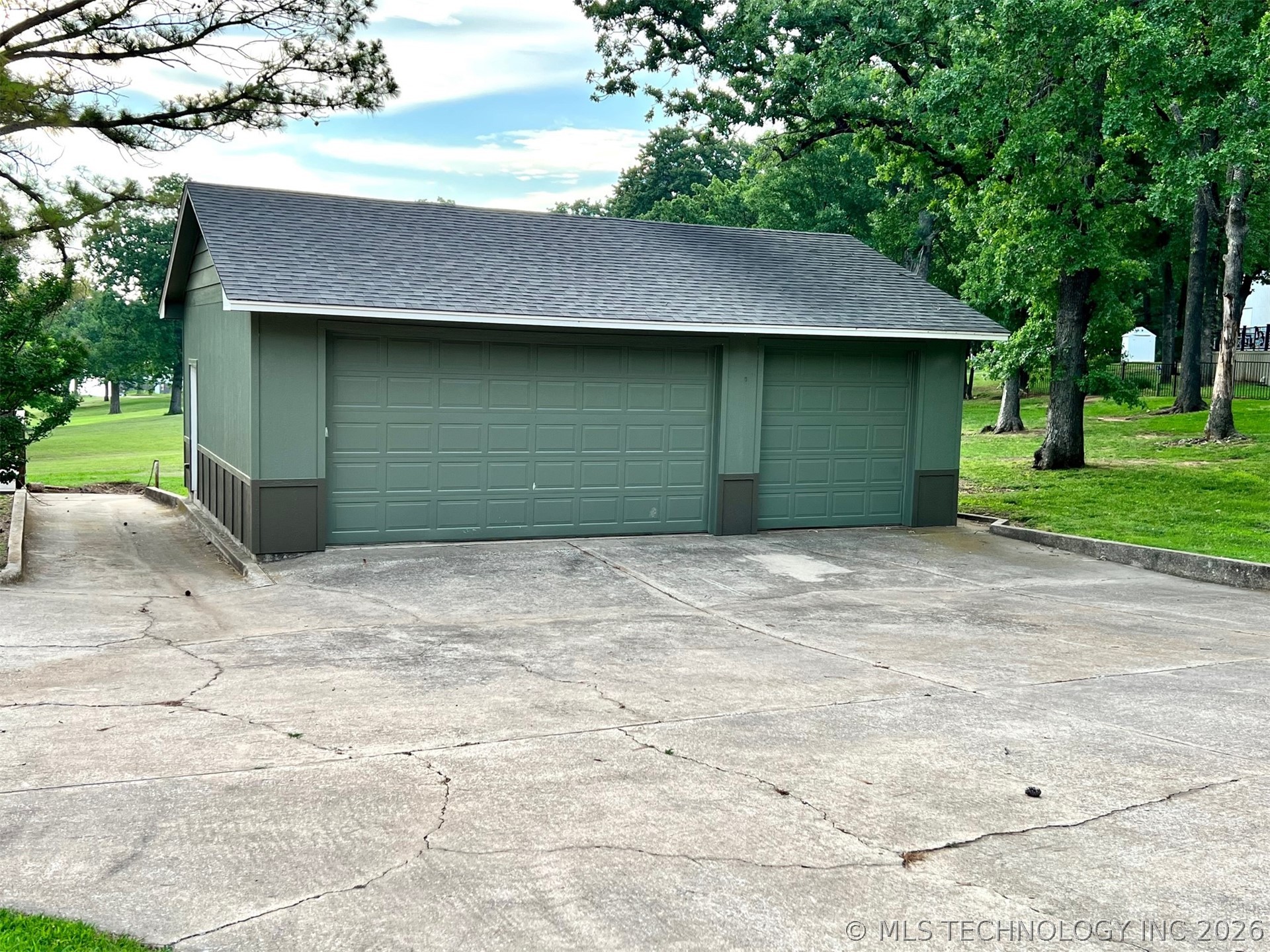 6800 Magnolia Drive Property Photo 2