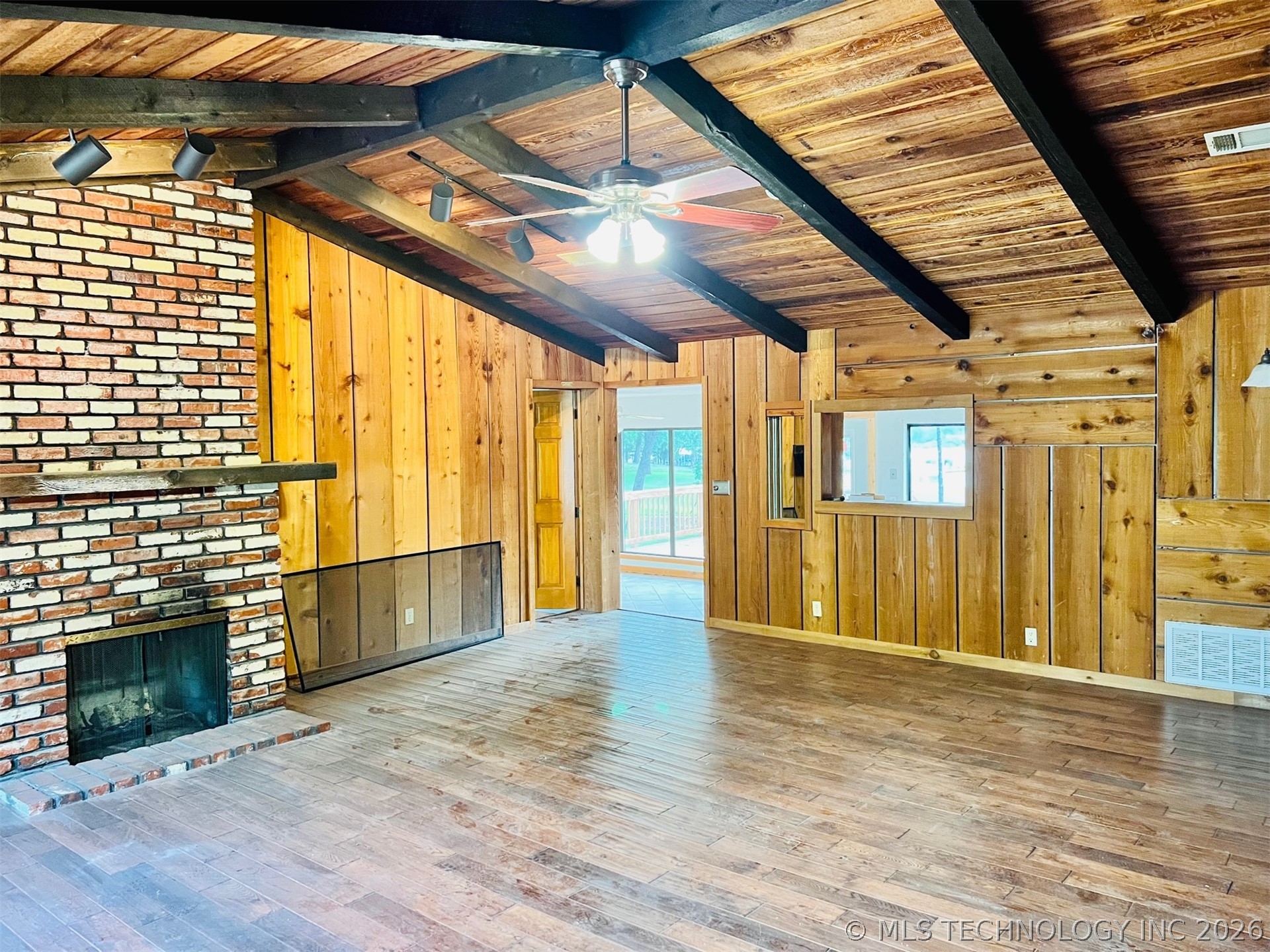 6800 Magnolia Drive Property Photo 6