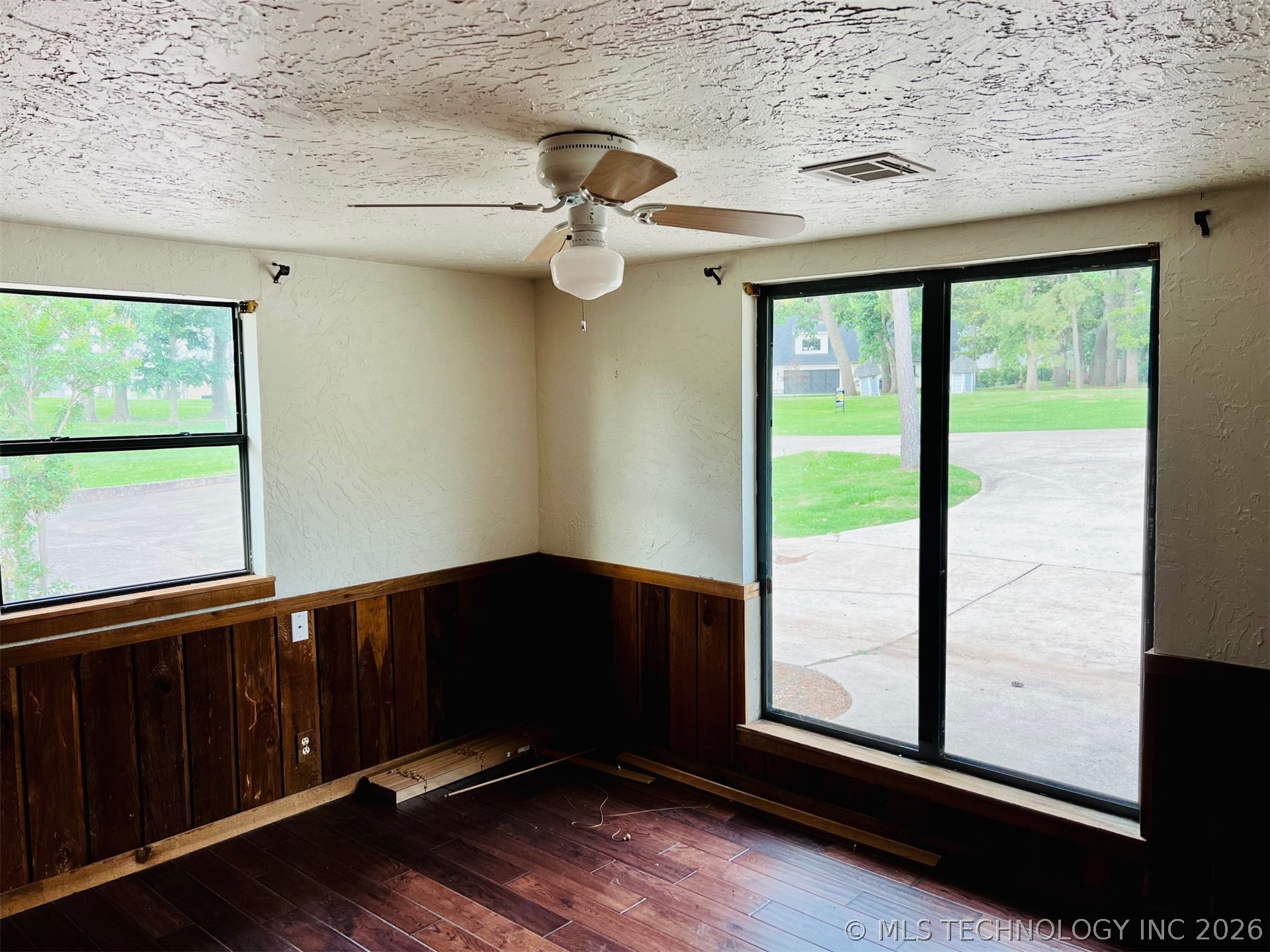 6800 Magnolia Drive Property Photo 10