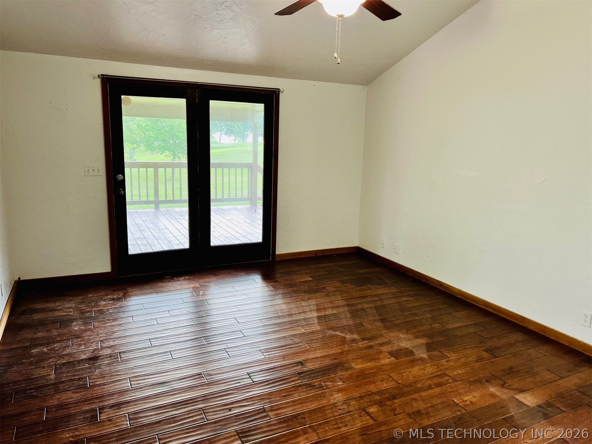 6800 Magnolia Drive Property Photo 12