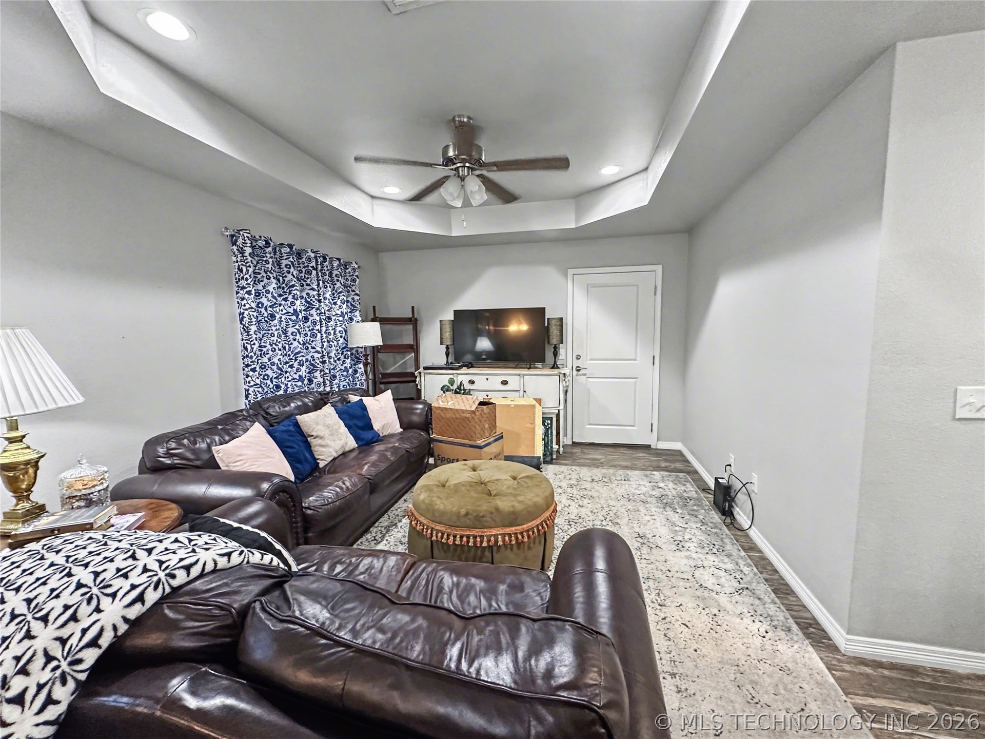 404 E Cottonwood Avenue Property Photo 4