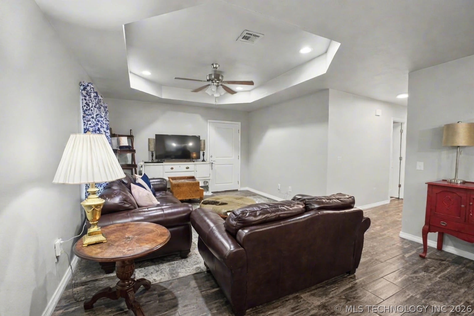 404 E Cottonwood Avenue Property Photo 5