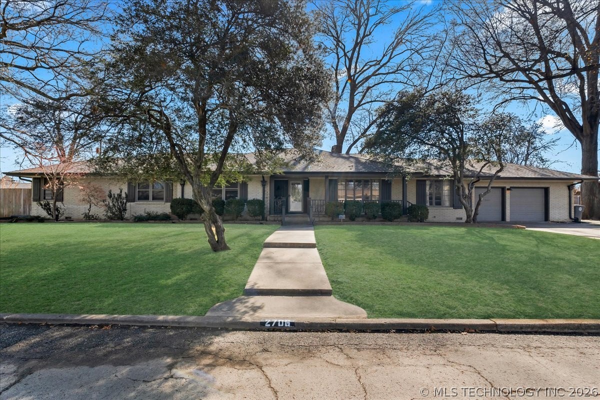 2706 E 57th Street Property Photo 1