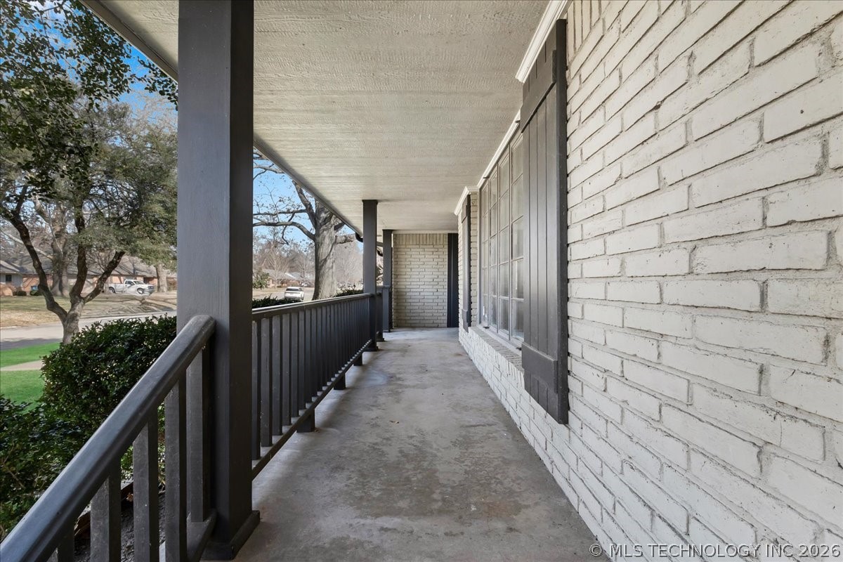 2706 E 57th Street Property Photo 5