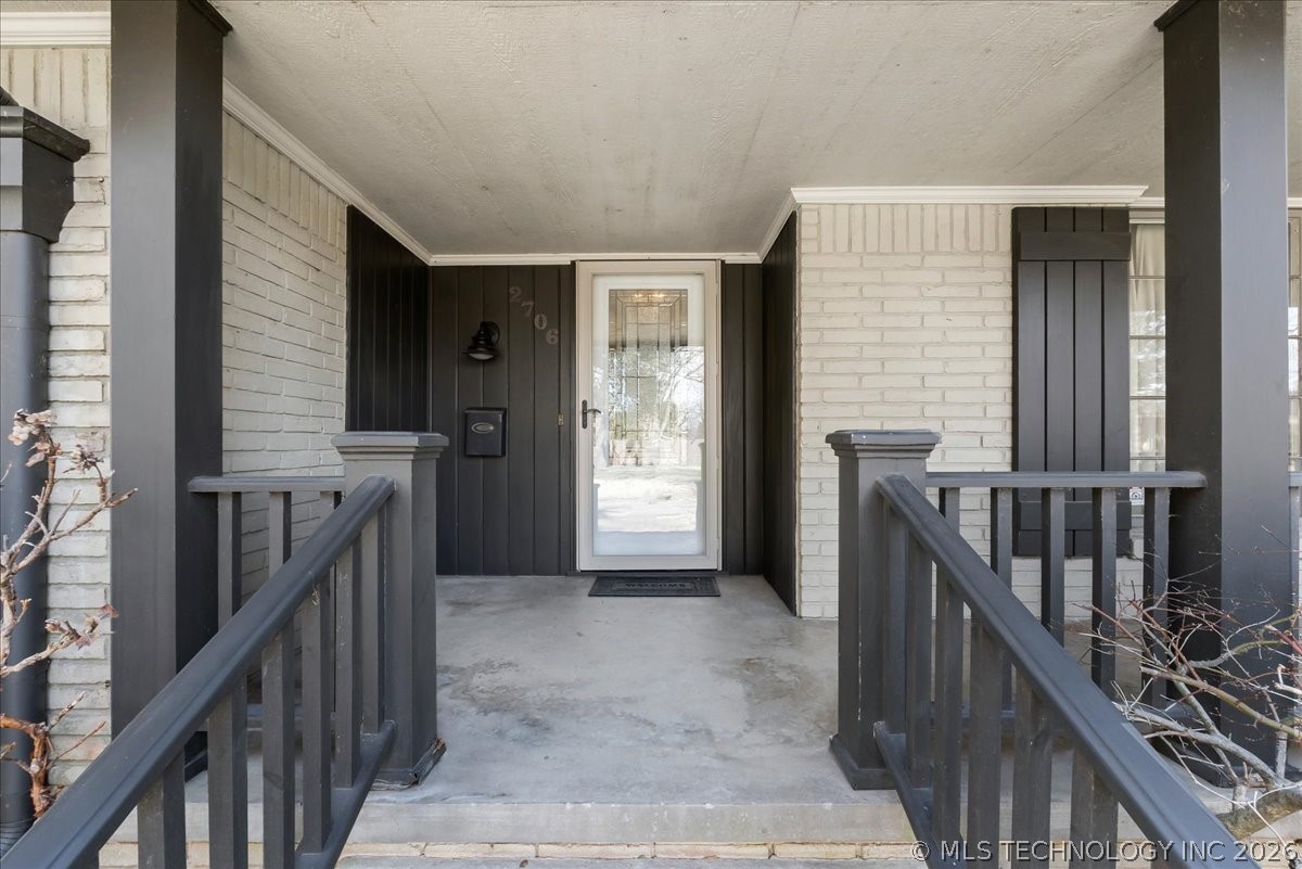 2706 E 57th Street Property Photo 7
