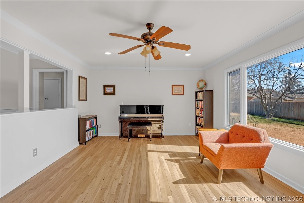 2706 E 57th Street Property Photo 17