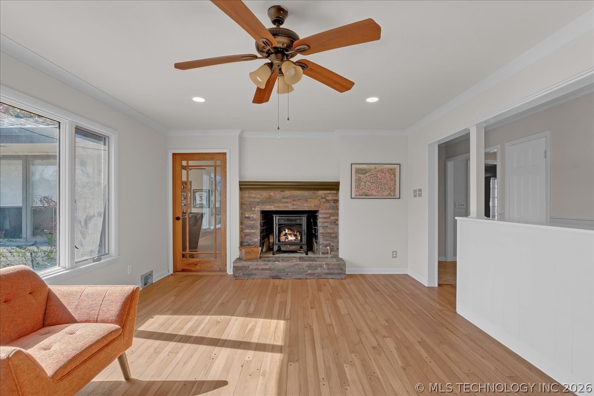 2706 E 57th Street Property Photo 18