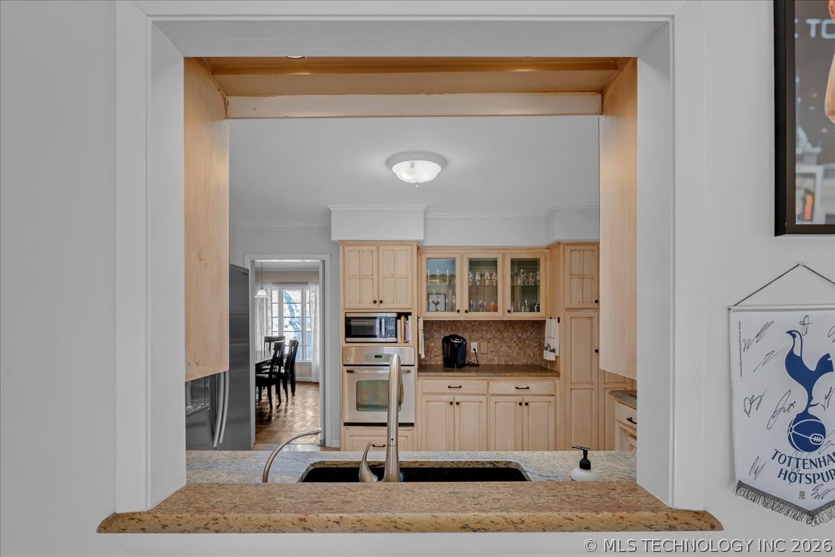 2706 E 57th Street Property Photo 25
