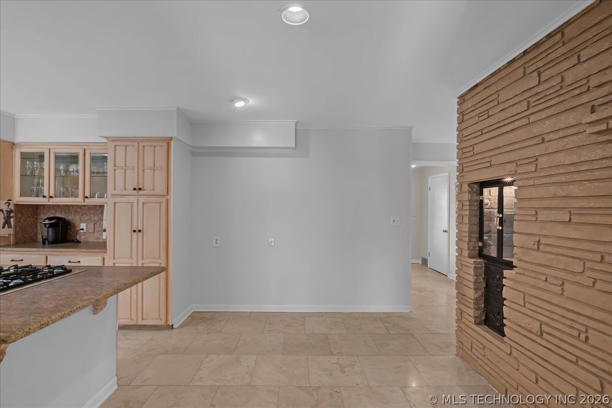 2706 E 57th Street Property Photo 26