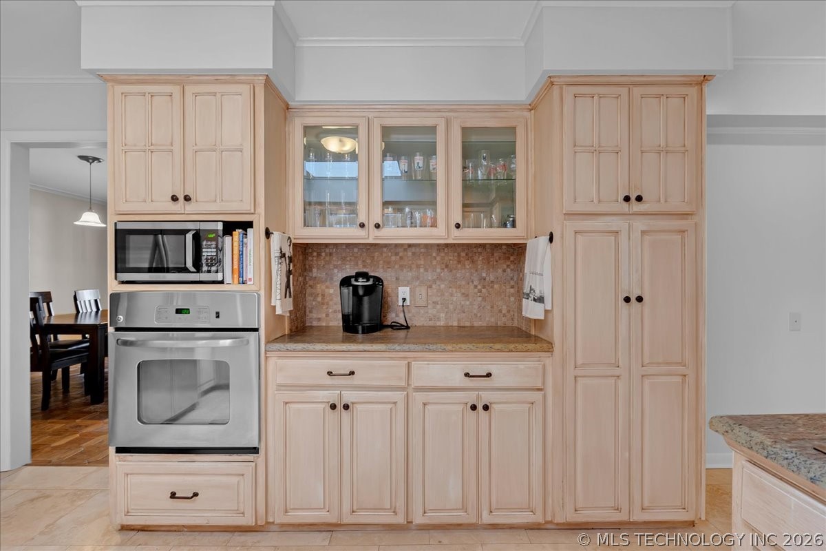 2706 E 57th Street Property Photo 36