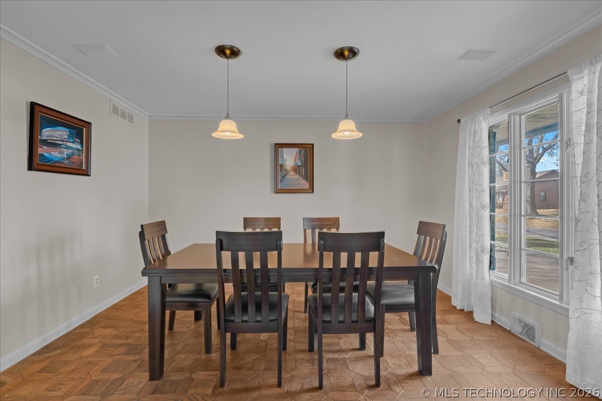2706 E 57th Street Property Photo 41