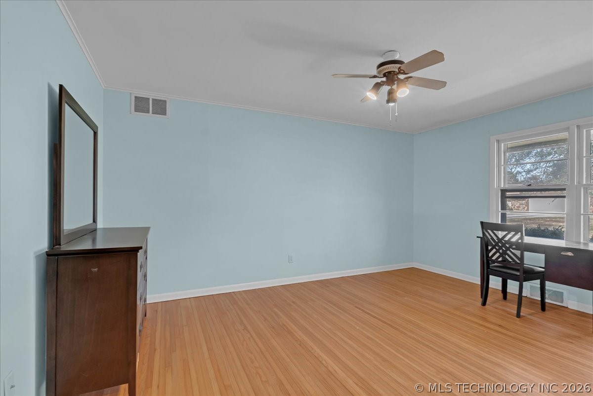 2706 E 57th Street Property Photo 45