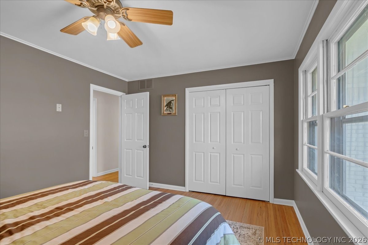 2706 E 57th Street Property Photo 47